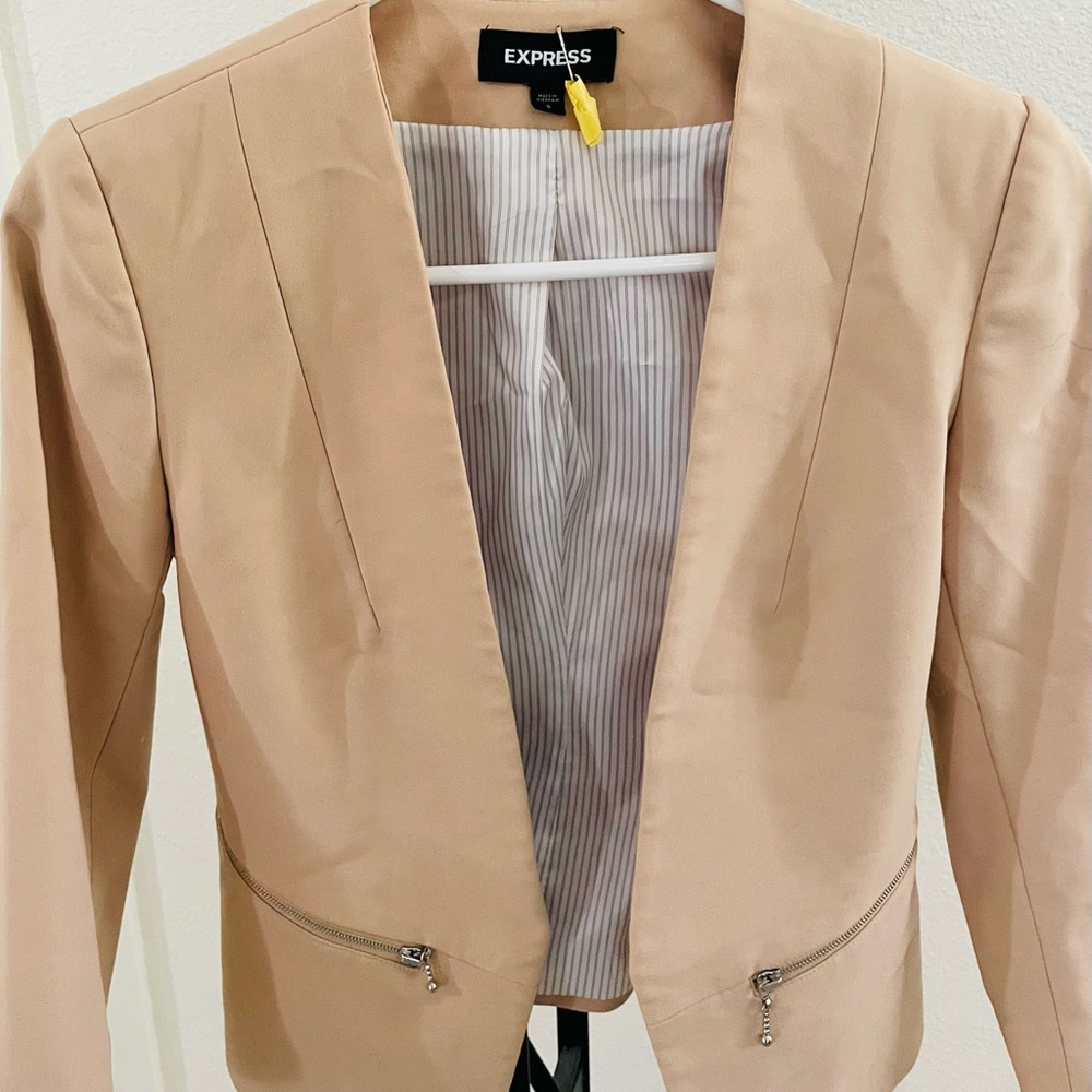 Express Women's Beige Blazer with Zipper Accents Matching Pants